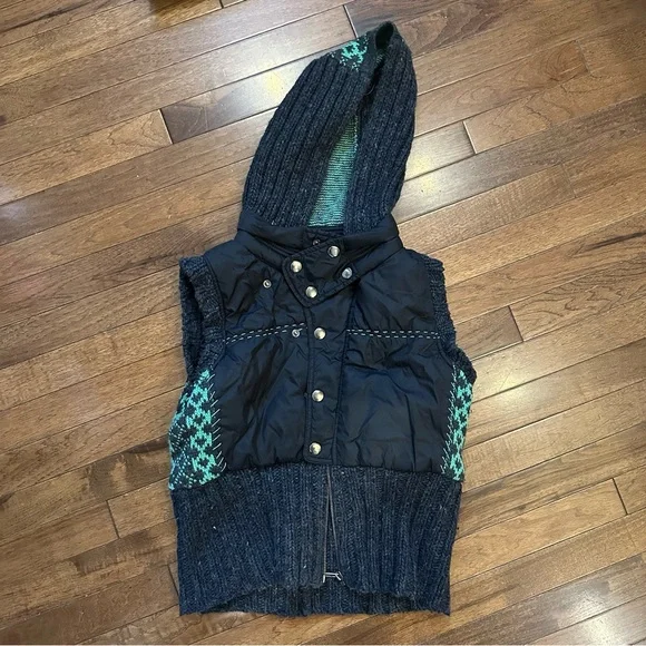 Free people size small wool and sweater puffer vest fair isle detail - Picture 2 of 14